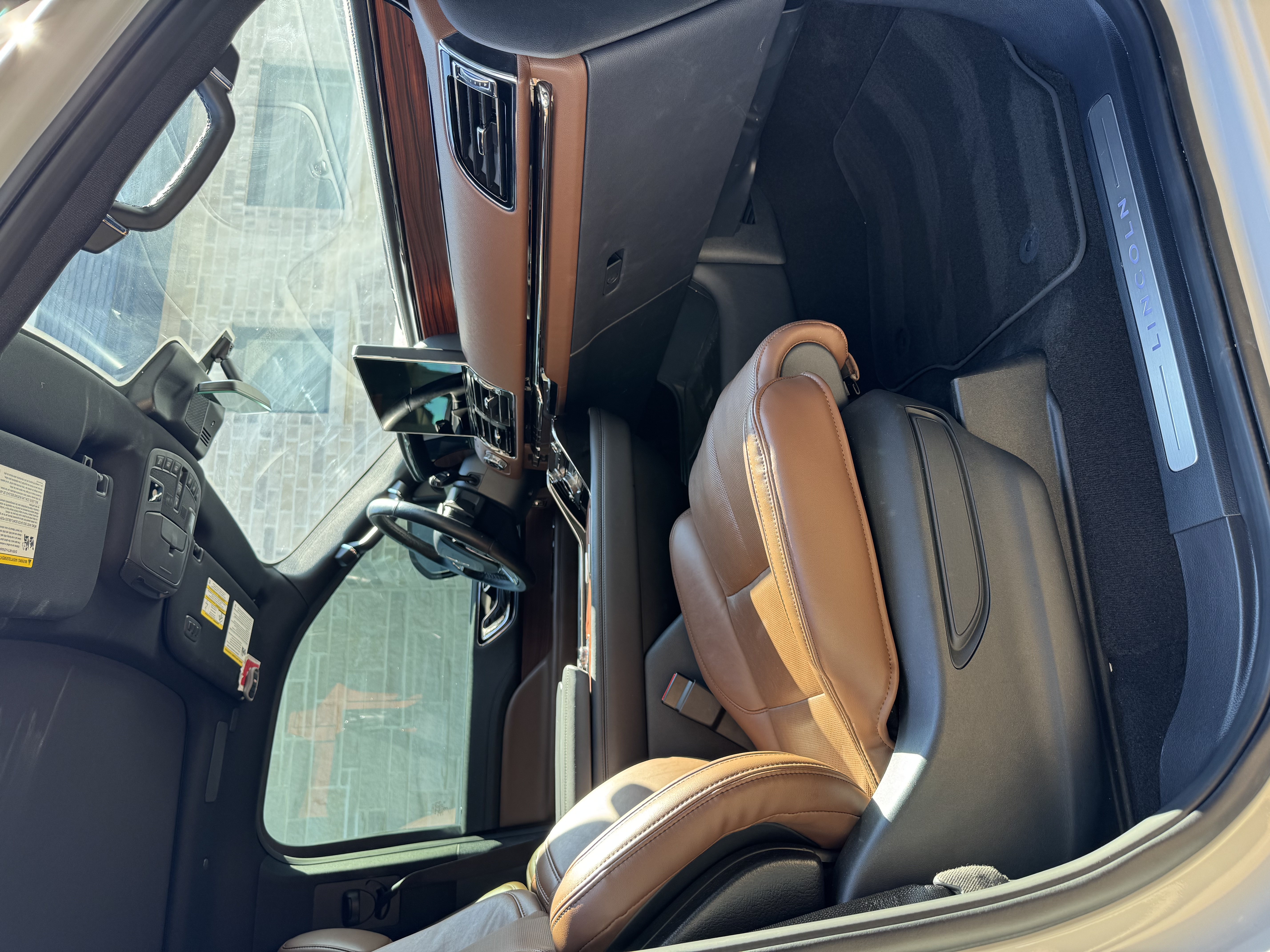 Lincoln Navigator second row seat after detail